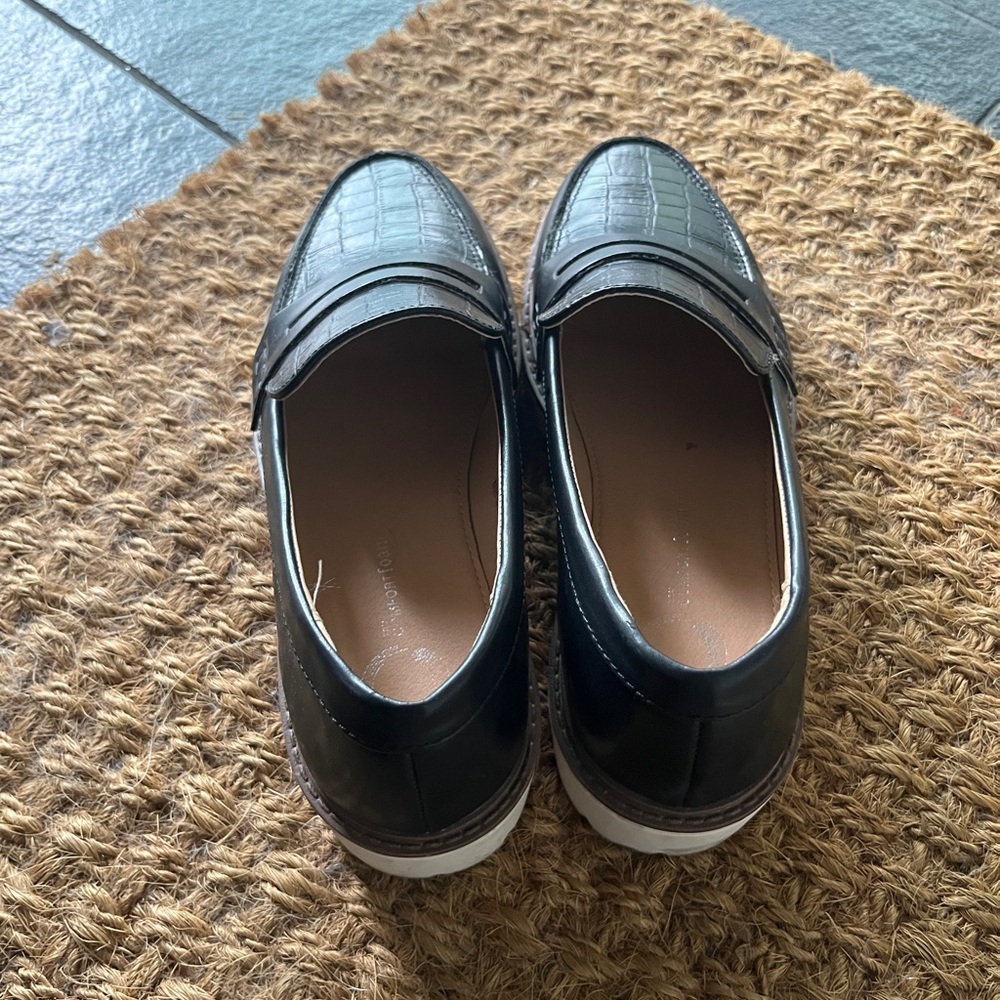 Kenly Loafer - Picture 5 of 5
